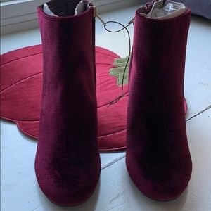 Rebel by Zigi Block heel wine boots  7.5